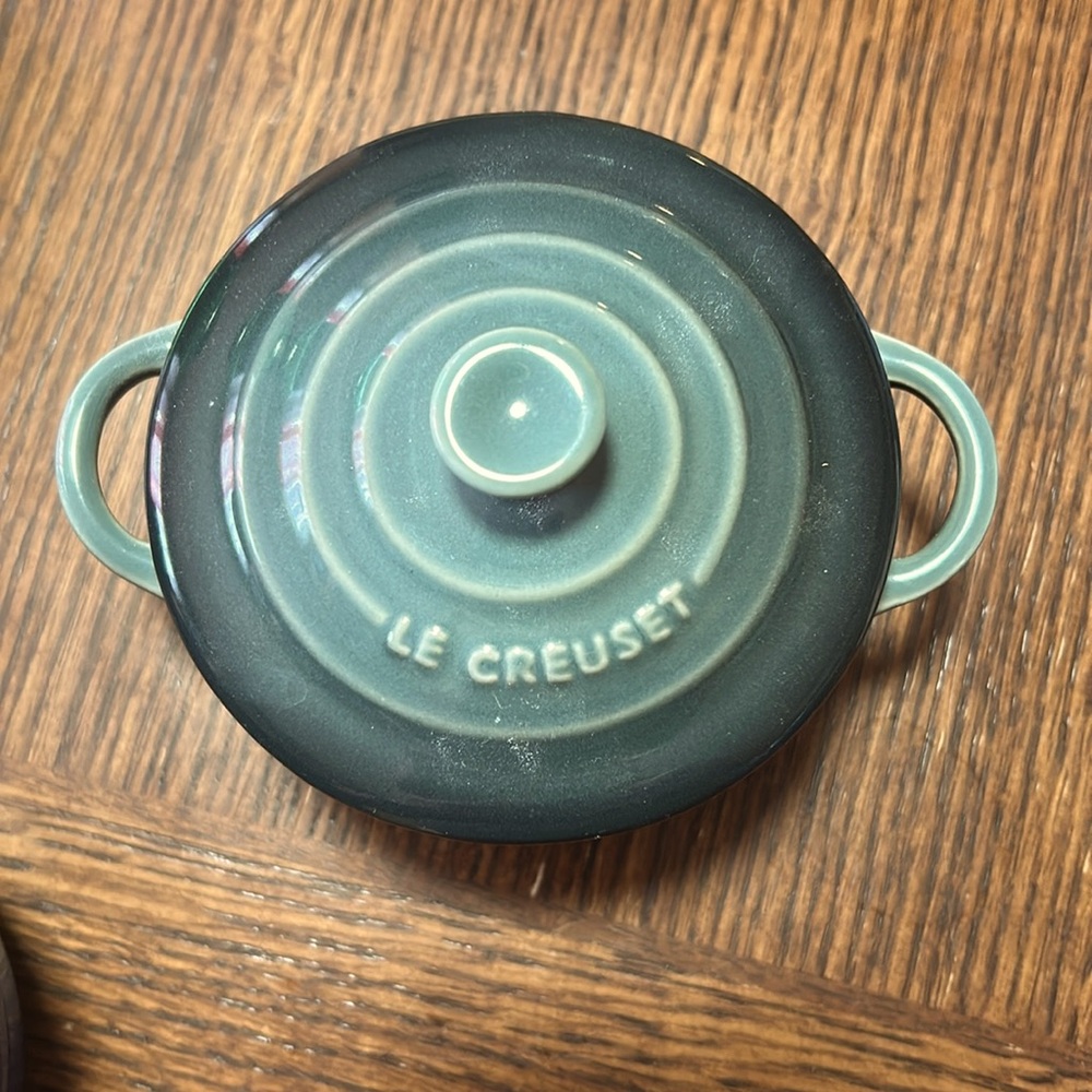 Le creuset -mini cocotte- 8 oz- ocean blue